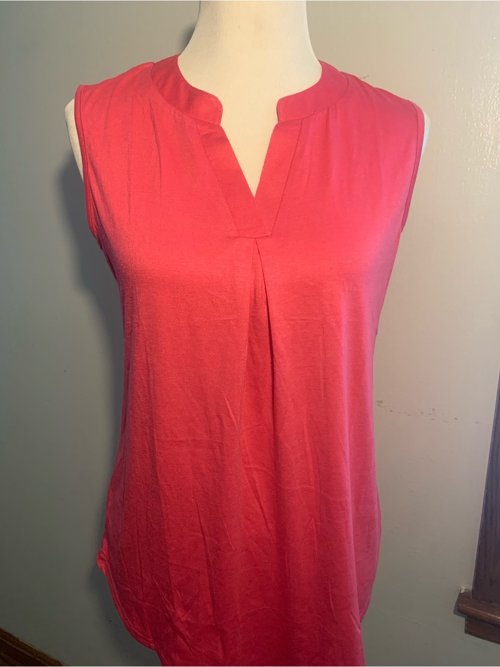 Sleeveless Split-Neck Camisole in Coral